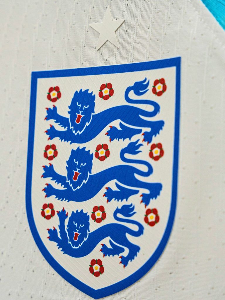 England soccer crest